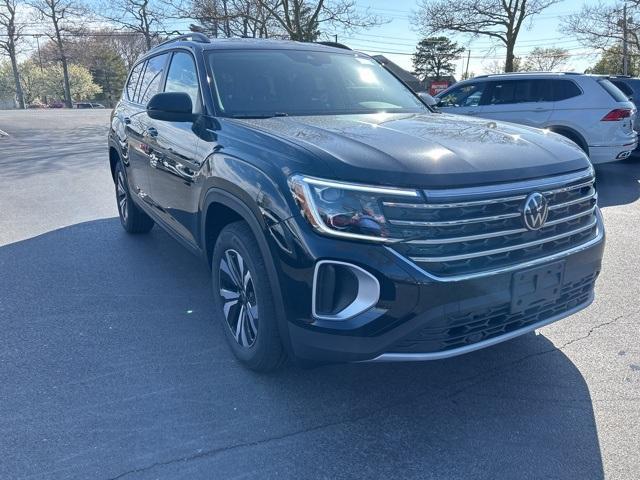 new 2024 Volkswagen Atlas car, priced at $40,300