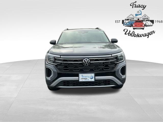 new 2025 Volkswagen Atlas car, priced at $48,600