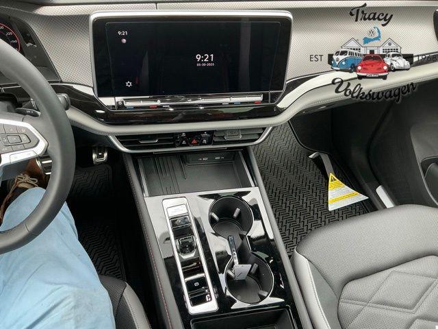 new 2025 Volkswagen Atlas car, priced at $48,600