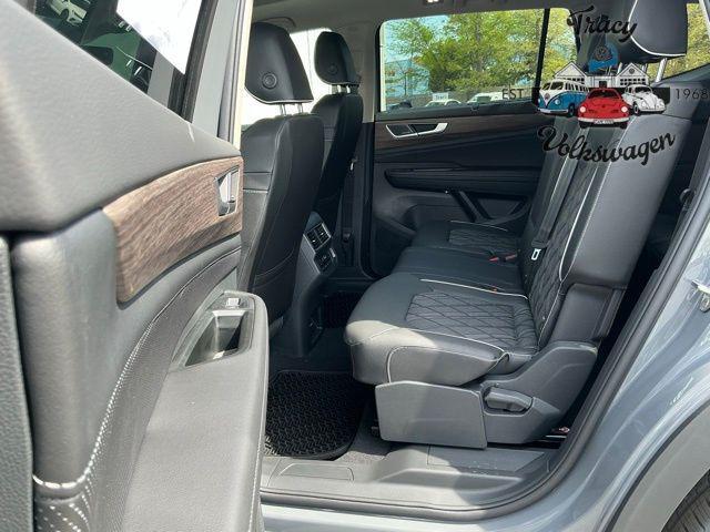 new 2025 Volkswagen Atlas car, priced at $55,000