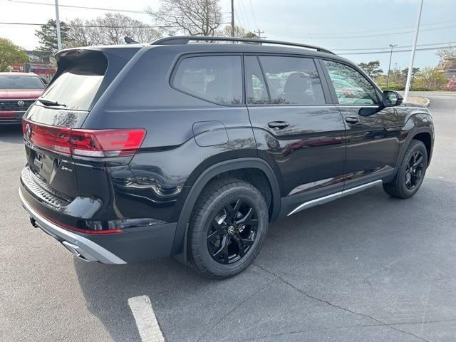 new 2024 Volkswagen Atlas car, priced at $52,500