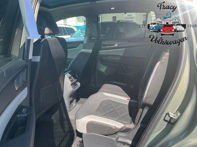 new 2025 Volkswagen Atlas car, priced at $46,998