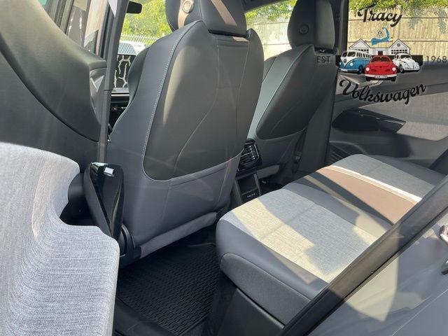 new 2025 Volkswagen ID.4 car, priced at $51,271