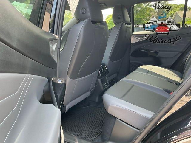 new 2025 Volkswagen ID.4 car, priced at $56,371