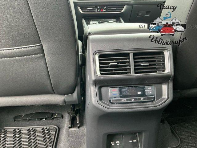 new 2025 Volkswagen Atlas car, priced at $45,000