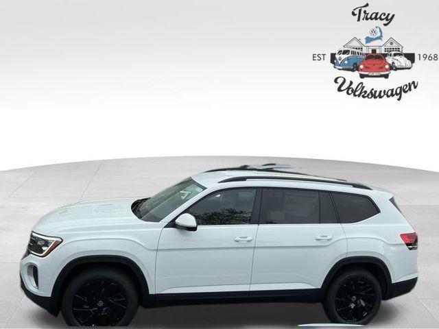 new 2025 Volkswagen Atlas car, priced at $45,000