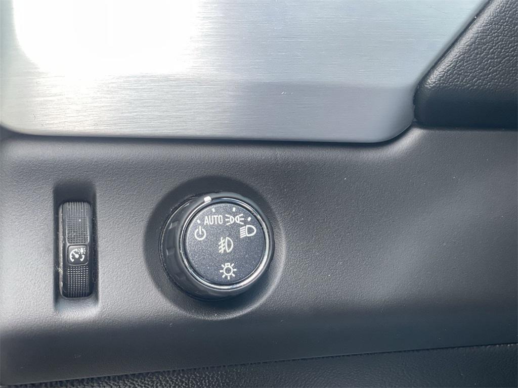 used 2018 GMC Yukon XL car, priced at $15,990