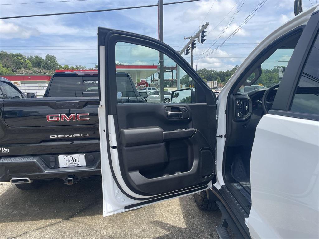 used 2024 GMC Sierra 1500 car, priced at $40,500