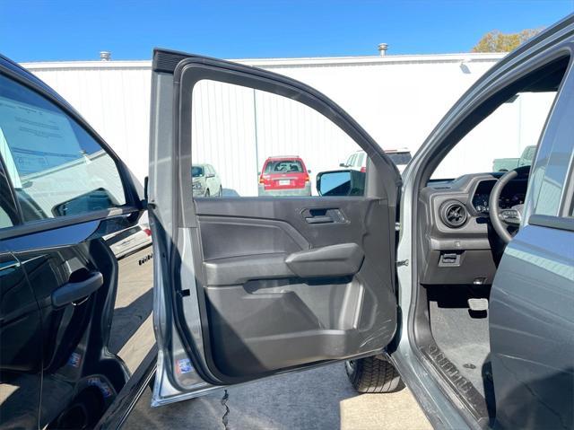 new 2025 Chevrolet Colorado car, priced at $34,990