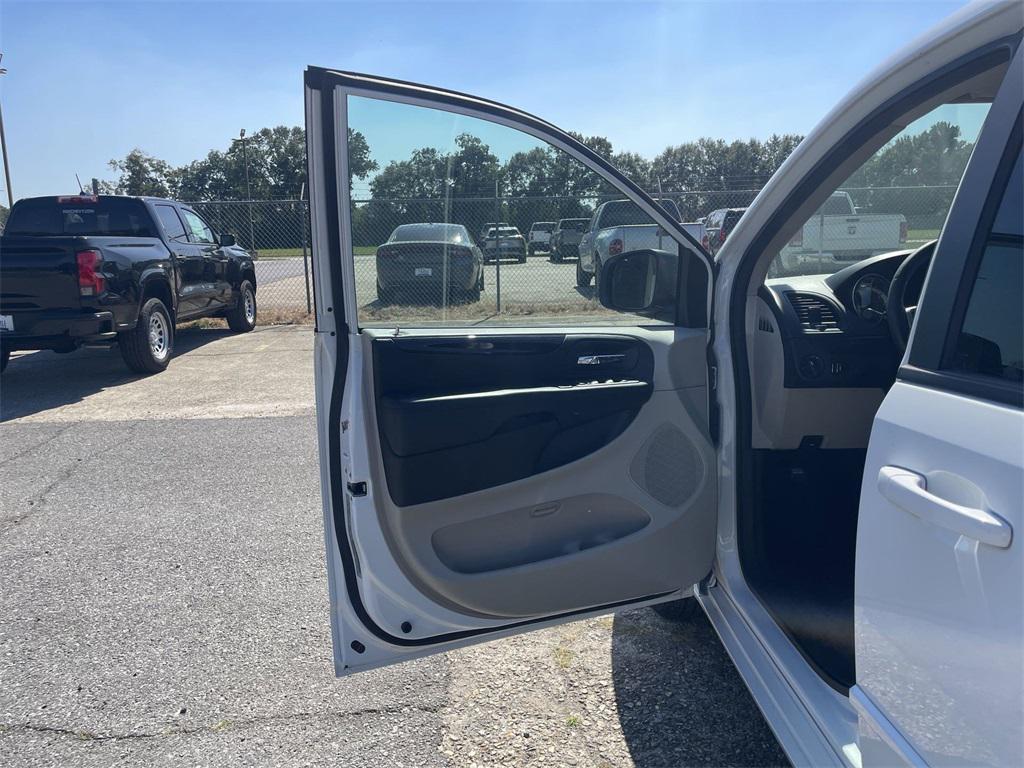 used 2017 Dodge Grand Caravan car, priced at $15,990