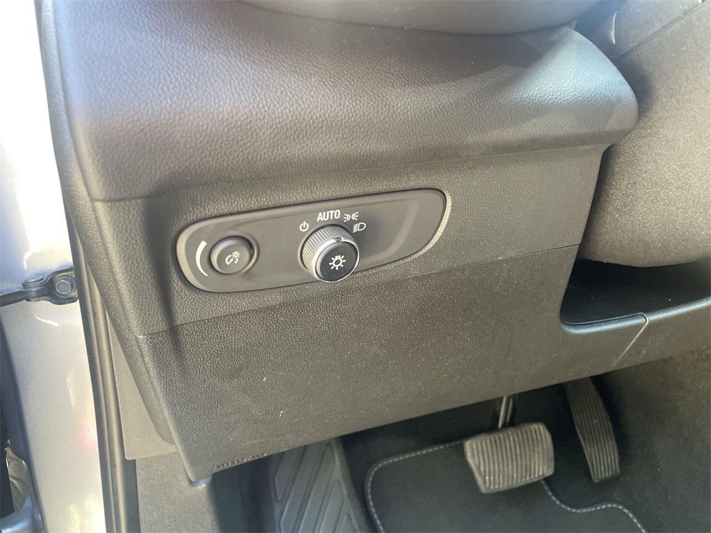 used 2023 Buick Envision car, priced at $27,050