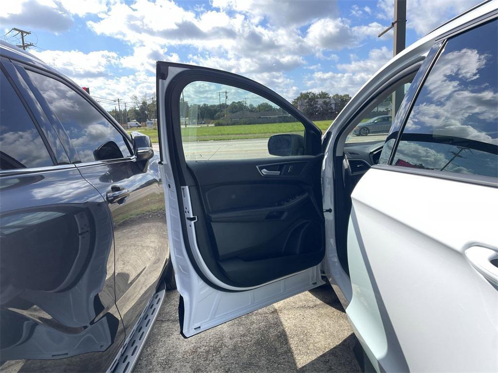used 2024 Ford Edge car, priced at $28,294