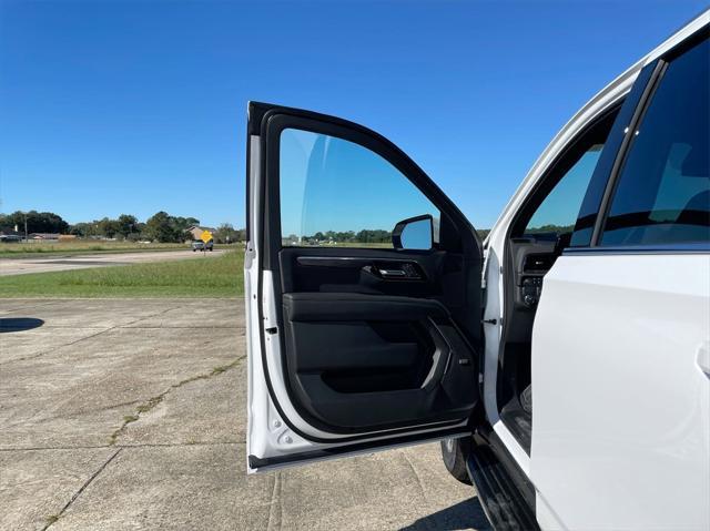 new 2025 Chevrolet Suburban car, priced at $71,880