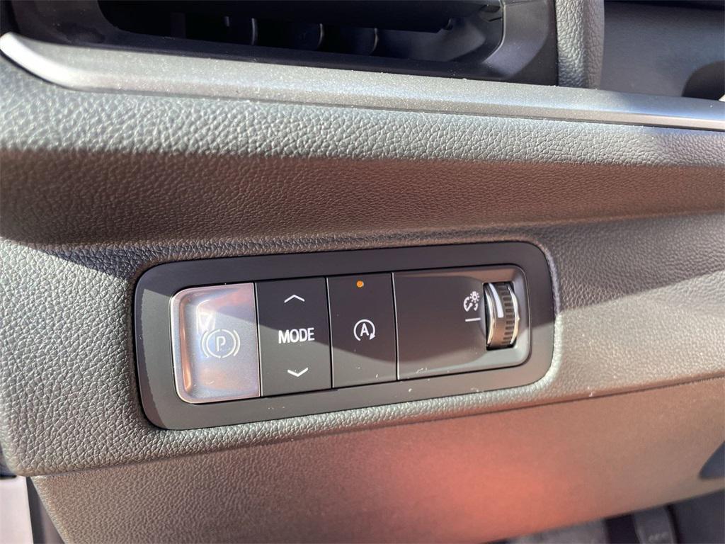 used 2025 Chevrolet Traverse car, priced at $39,850