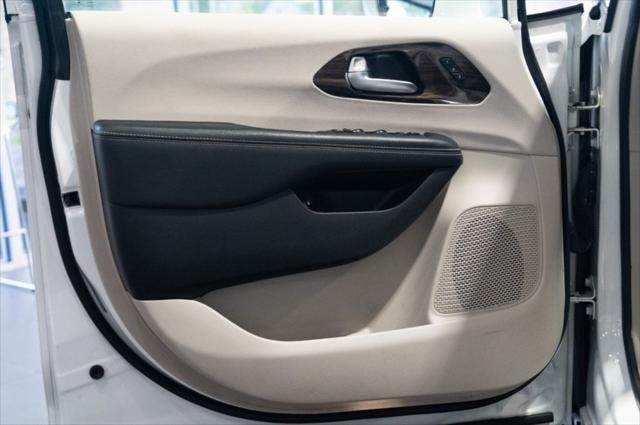 used 2021 Chrysler Pacifica Hybrid car, priced at $23,650