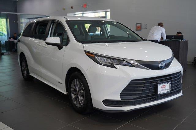 used 2024 Toyota Sienna car, priced at $35,888