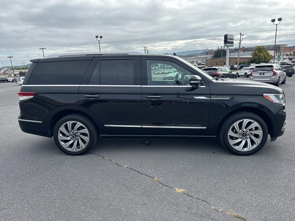 used 2024 Lincoln Navigator car, priced at $70,662