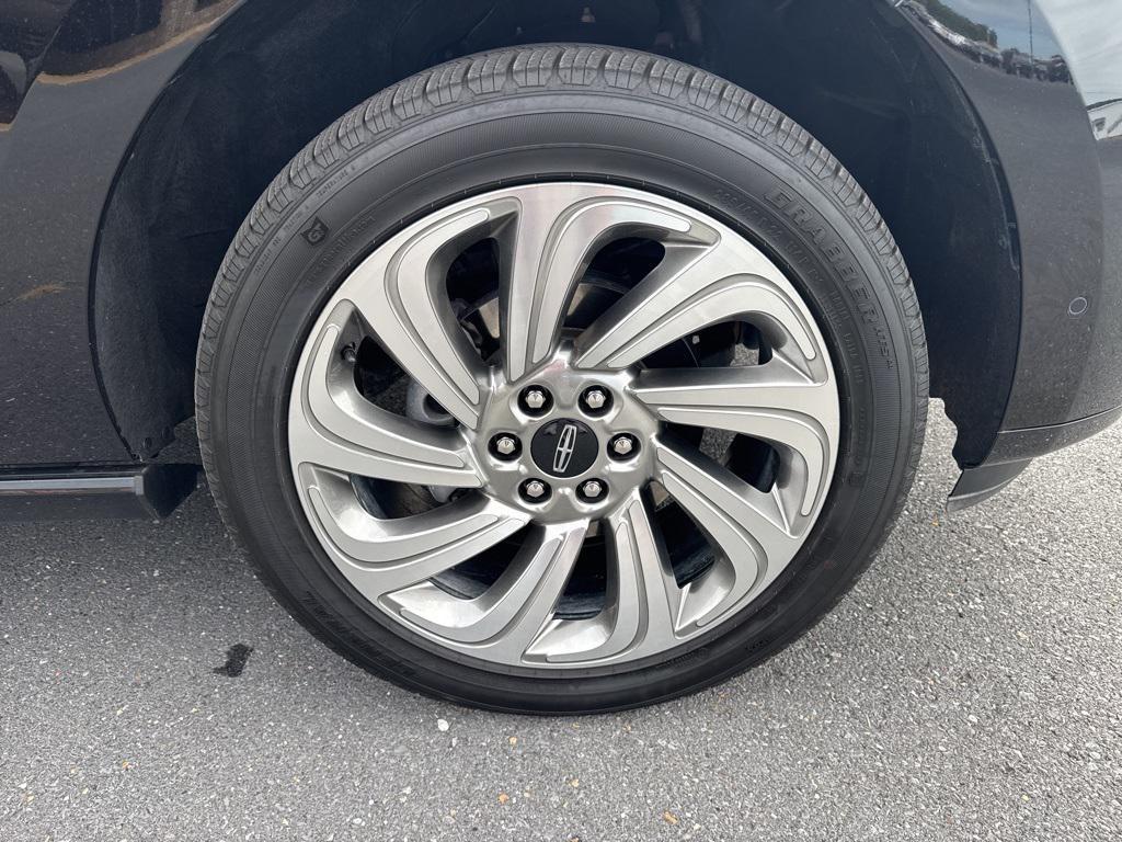 used 2024 Lincoln Navigator car, priced at $70,662