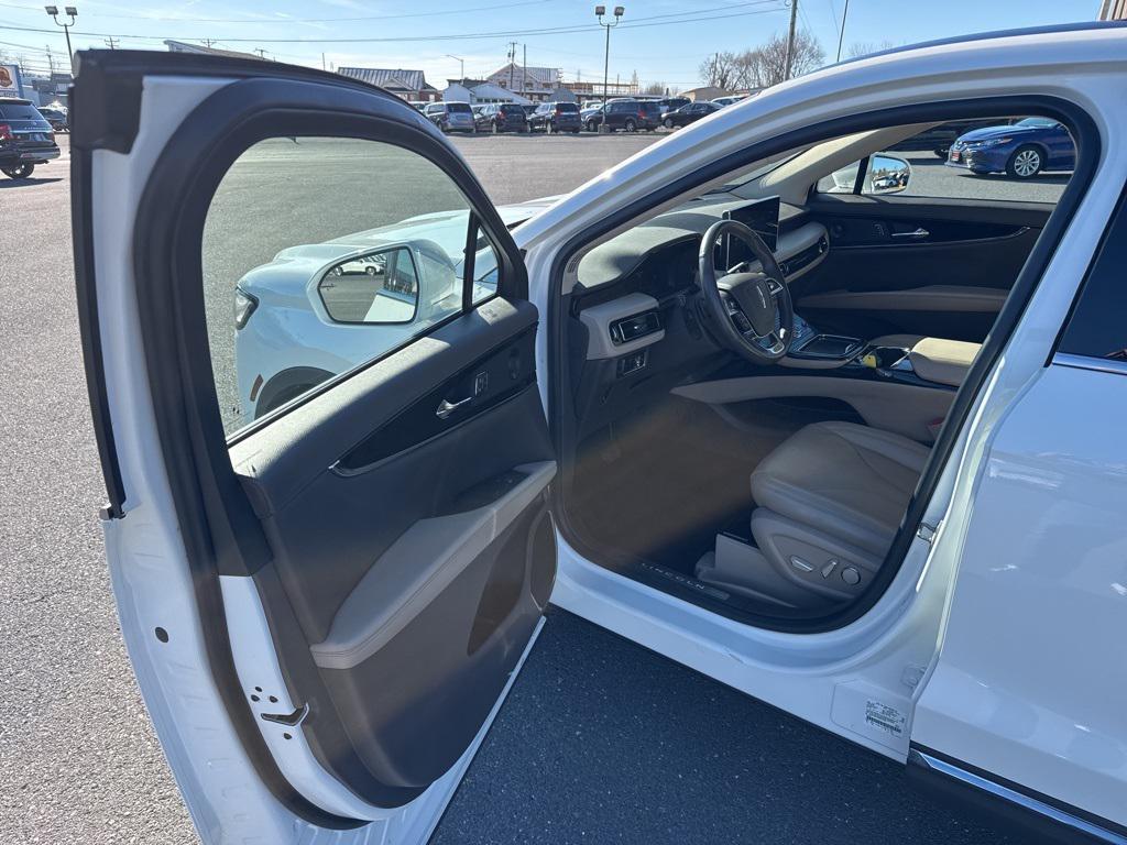 used 2021 Lincoln Nautilus car, priced at $35,496