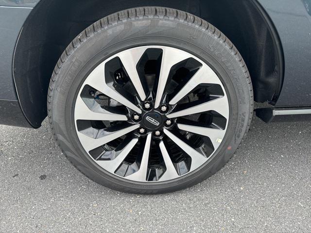 new 2024 Lincoln Navigator car, priced at $105,845