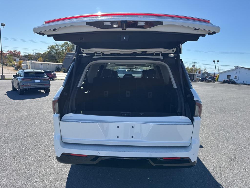 new 2025 Lincoln Navigator L car, priced at $107,325