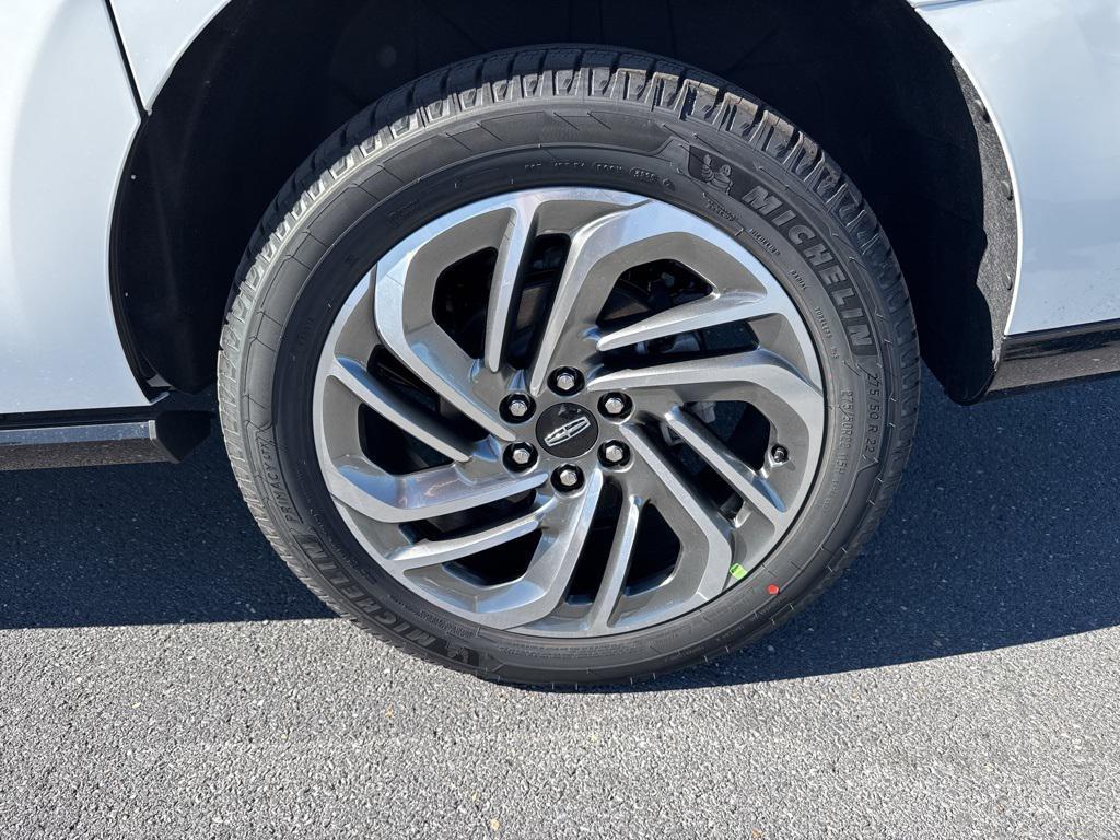 new 2025 Lincoln Navigator L car, priced at $107,325