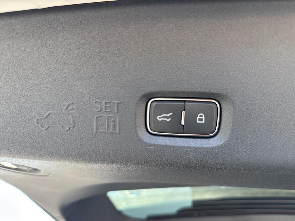 new 2025 Lincoln Navigator L car, priced at $107,325