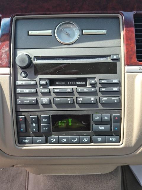 used 2004 Lincoln Town Car car, priced at $14,884