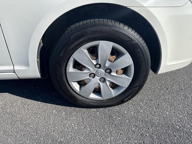 used 2009 Hyundai Accent car, priced at $5,557