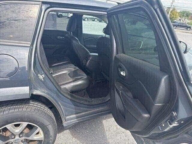used 2017 Jeep Cherokee car, priced at $9,997