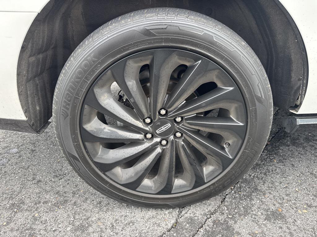 used 2021 Lincoln Navigator car, priced at $56,996