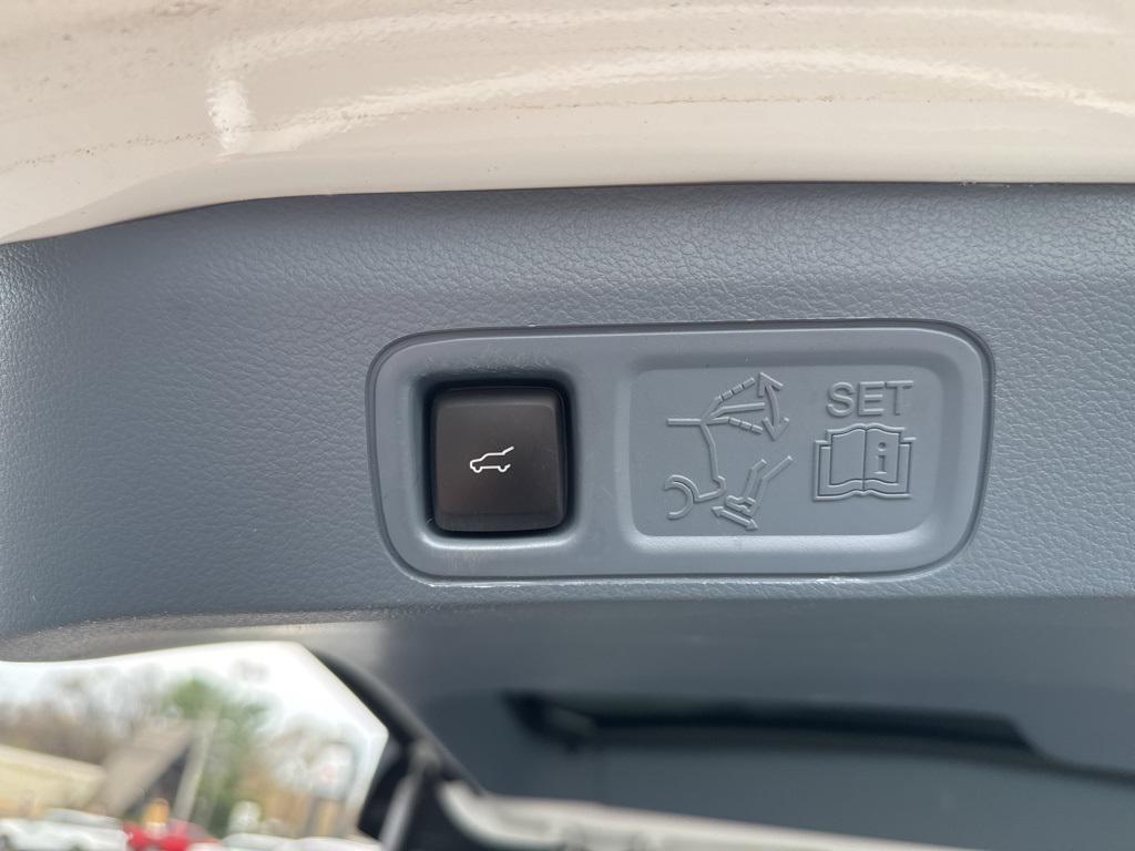 used 2021 Lincoln Navigator car, priced at $56,996