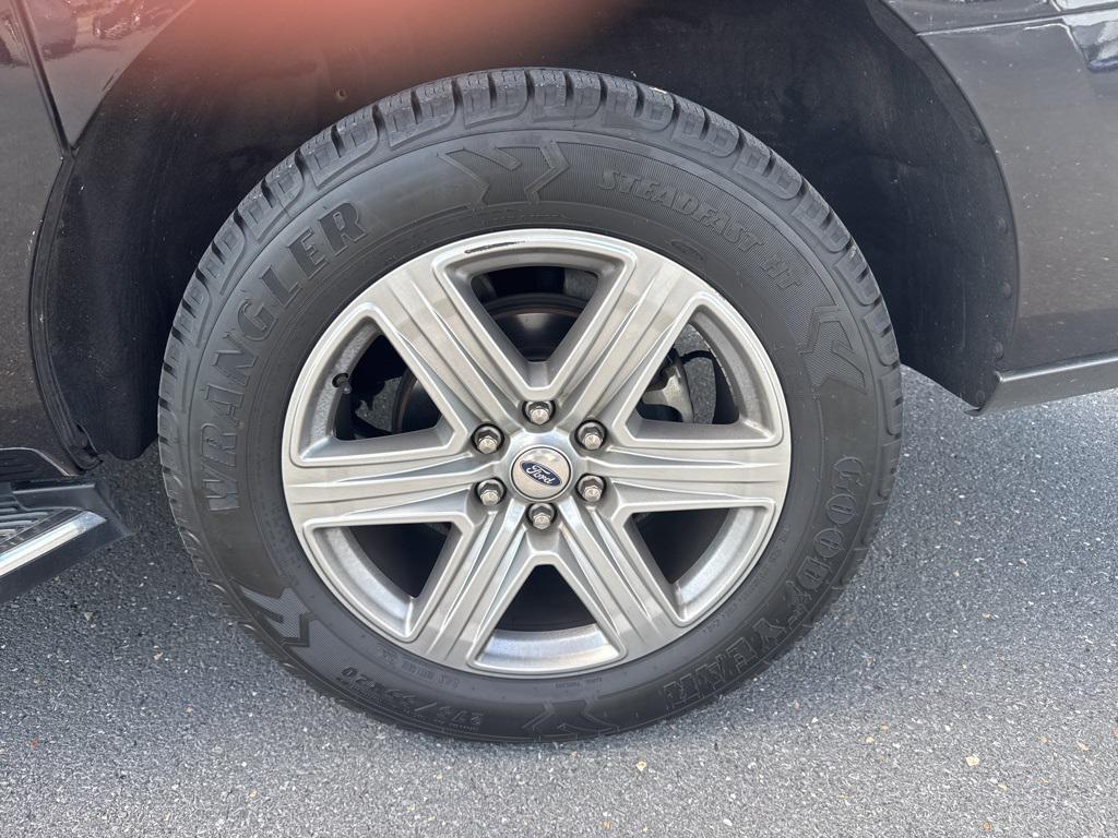 used 2021 Ford Expedition car, priced at $42,996