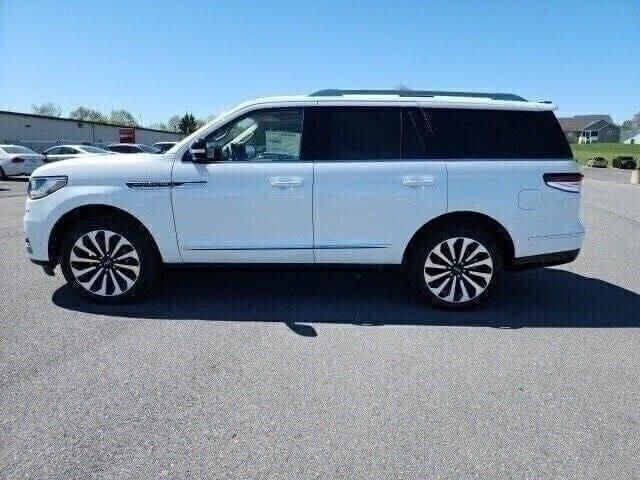 new 2024 Lincoln Navigator car, priced at $105,375