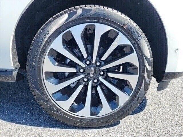 new 2024 Lincoln Navigator car, priced at $105,375