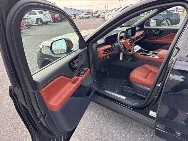 new 2025 Lincoln Aviator car, priced at $75,375