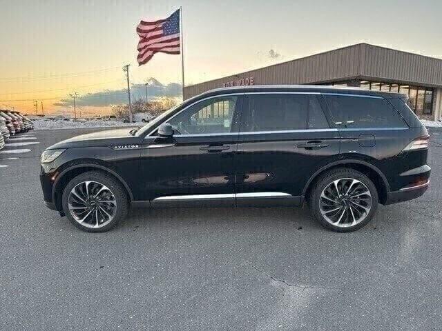 new 2025 Lincoln Aviator car, priced at $73,825