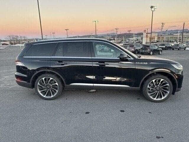 new 2025 Lincoln Aviator car, priced at $73,825
