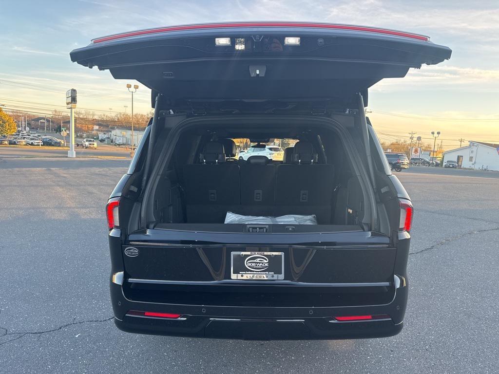 new 2025 Lincoln Navigator L car, priced at $109,545