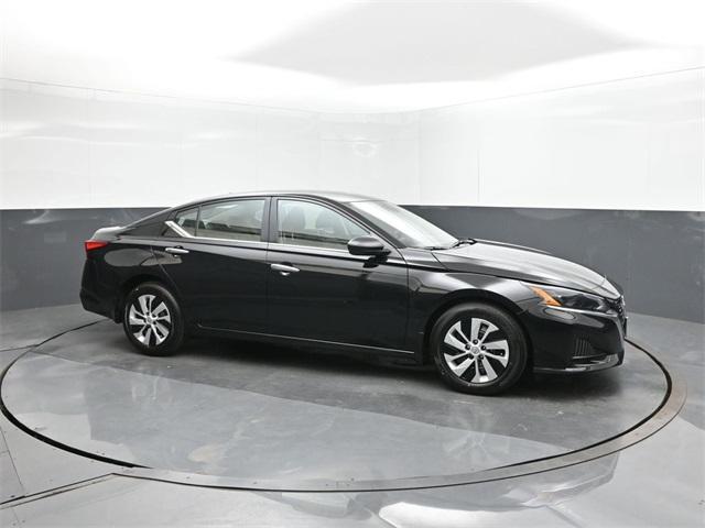 new 2025 Nissan Altima car, priced at $25,595