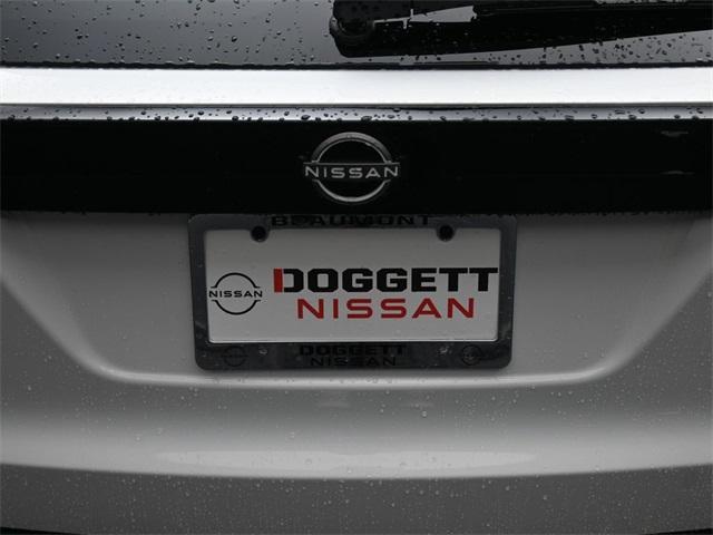 new 2025 Nissan Kicks car, priced at $29,588