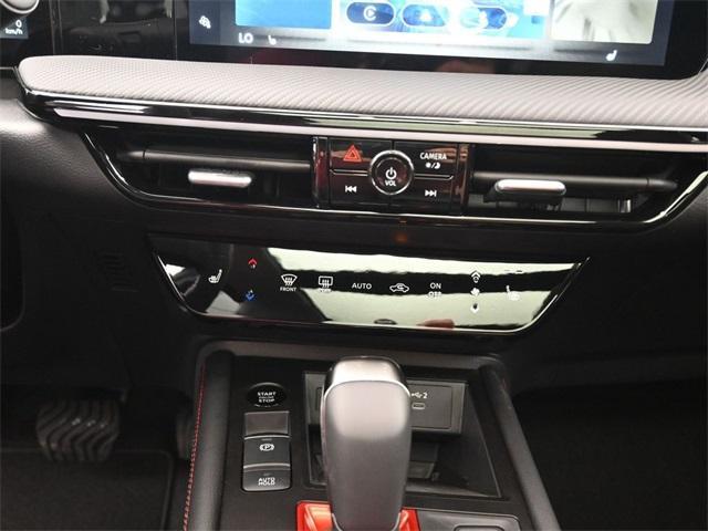 new 2025 Nissan Kicks car, priced at $29,588