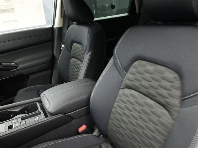 new 2025 Nissan Pathfinder car, priced at $32,460