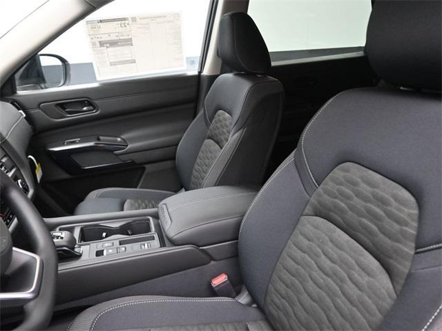 new 2025 Nissan Pathfinder car, priced at $33,465