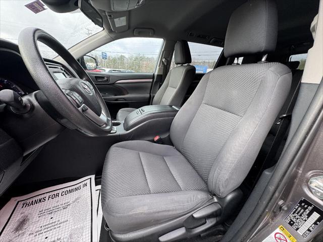 used 2019 Toyota Highlander Hybrid car, priced at $24,709