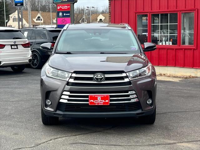 used 2019 Toyota Highlander car, priced at $22,900