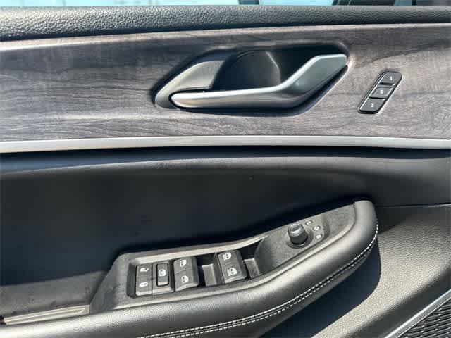 used 2023 Jeep Grand Cherokee car, priced at $32,979