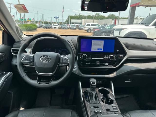 used 2024 Toyota Highlander car, priced at $53,883