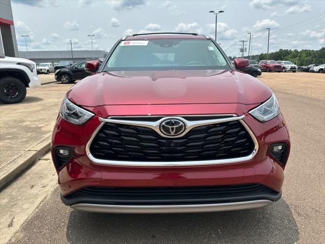 used 2024 Toyota Highlander car, priced at $53,883
