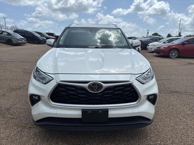 used 2020 Toyota Highlander car, priced at $26,475